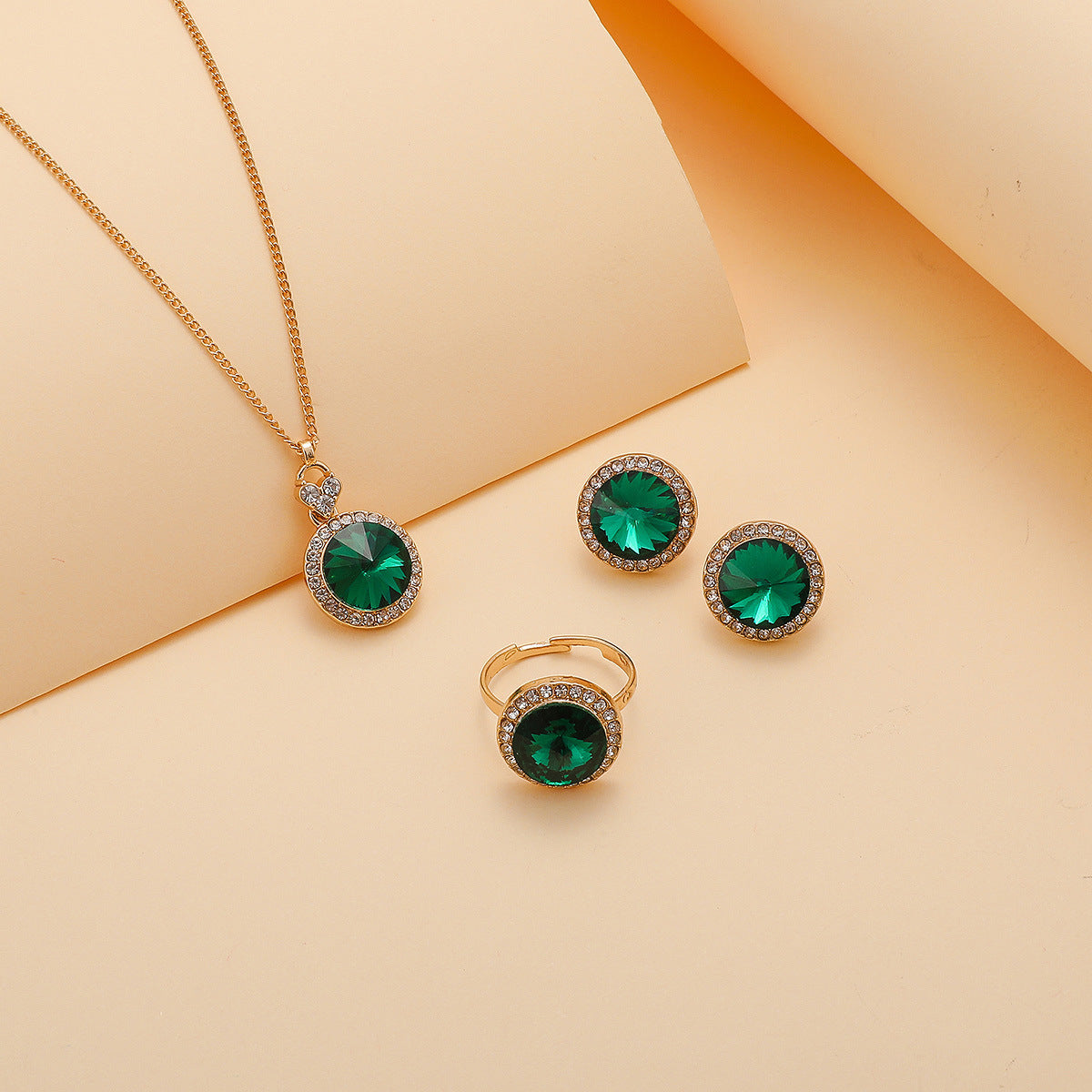 Fashion Simple Water Brick Round Emerald Jewelry Suit